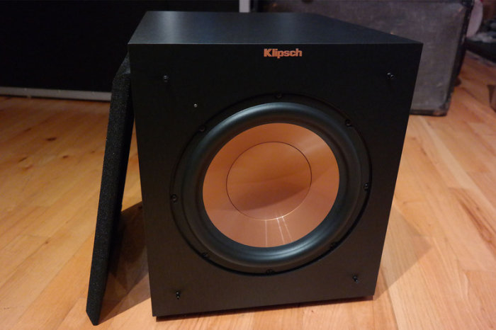 Klipsch R-10SW Showcase